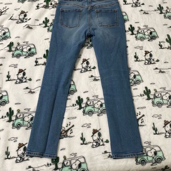 Old navy’s little girl distressed medium wash denim jeans size large (10-12) - Picture 2 of 8